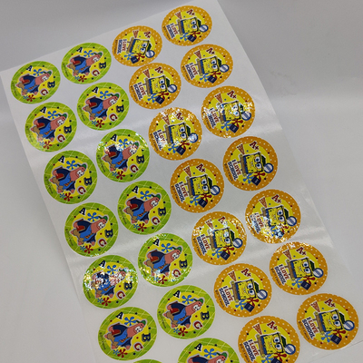 Ovale klebende Aufkleber Rolls bedeckt synthetisches Aufkleber-Papier CMYK pp.